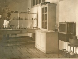 Фотография. Лаборатория Ставропольской психиатрической больницы. 1939 г. Из фотоальбома главного врача А.Я. Доршта 1939 г.